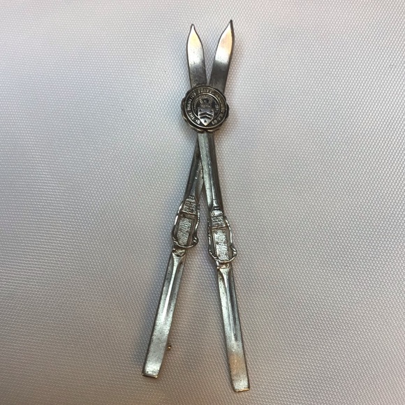 VINTAGE WELLS STERLING SKI PIN THE MANLIUS SCHOOL FOUNDED 1869 - Picture 2 of 3